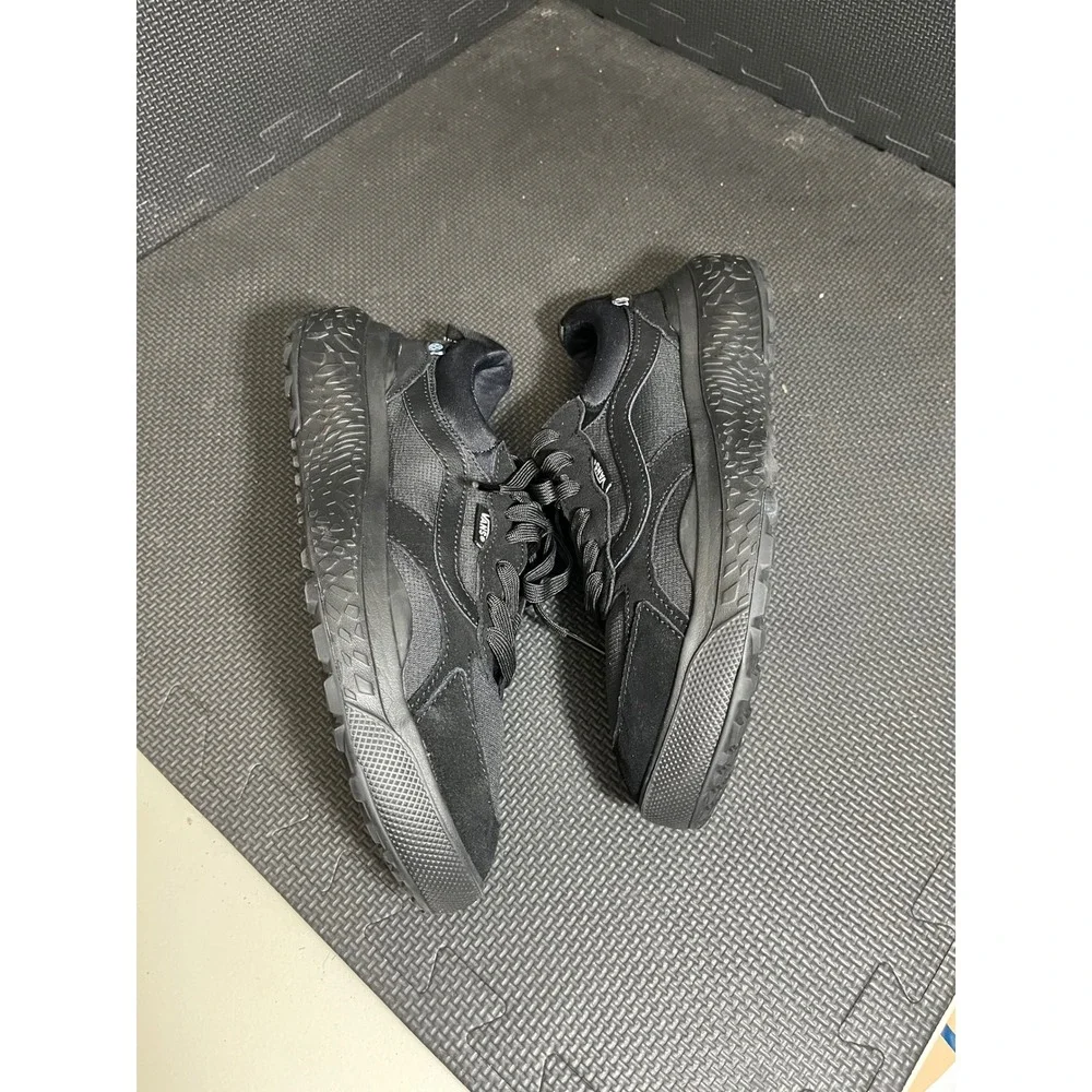 Vans UltraRange VR3 Sneakers Mens 8.5 Womens‎ 10 Black Suede Mesh Trail Shoes